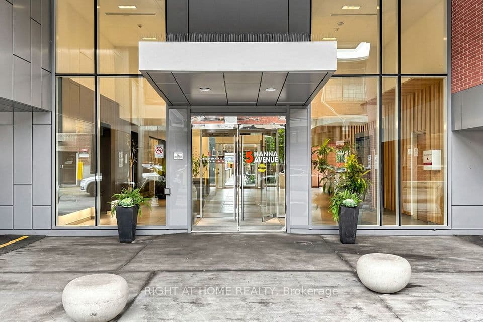 5 Hanna Avenue 510, Toronto, ON M6K 0B3 – photo 3