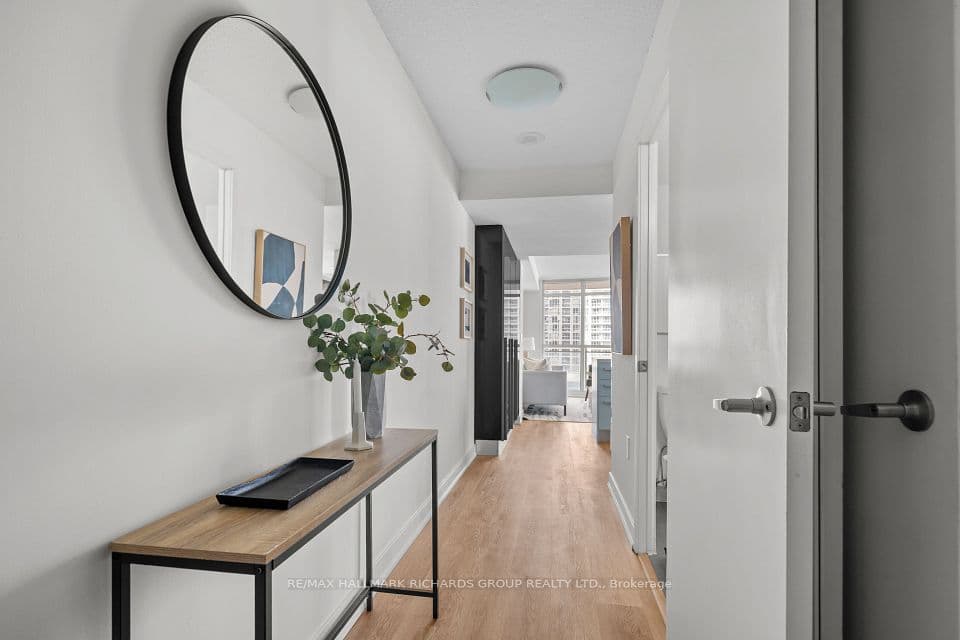 38 Dan Leckie Way 1208, Toronto, ON M5V 2V6 – photo 3