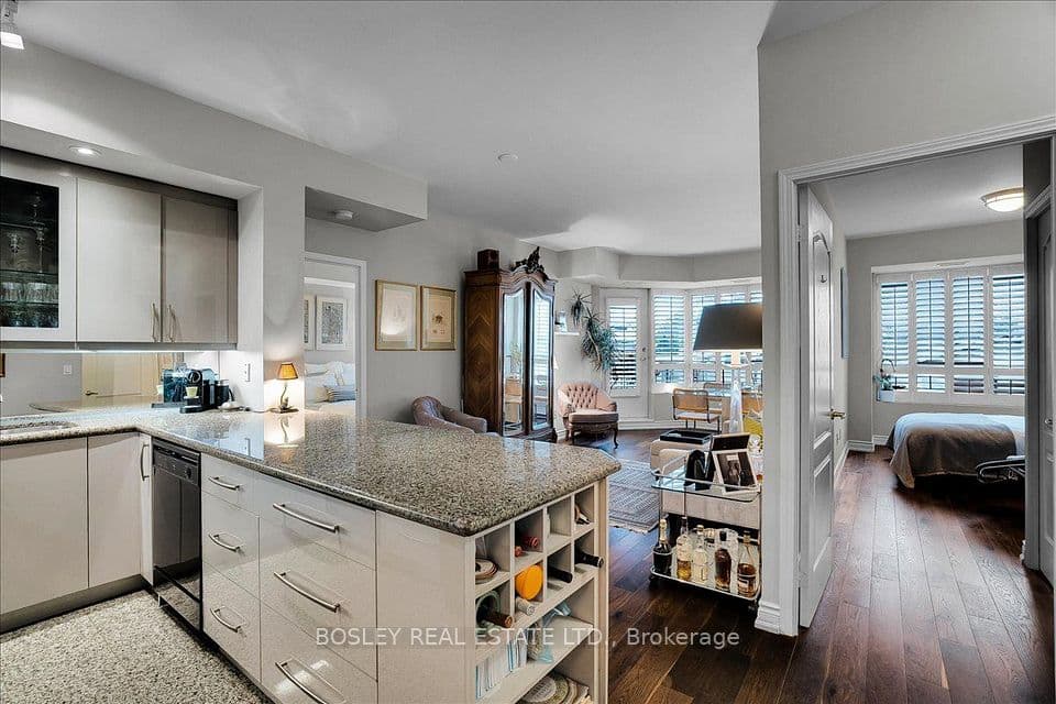 77 McMurrich Street 306, Toronto, ON M5R 3V3 – photo 3