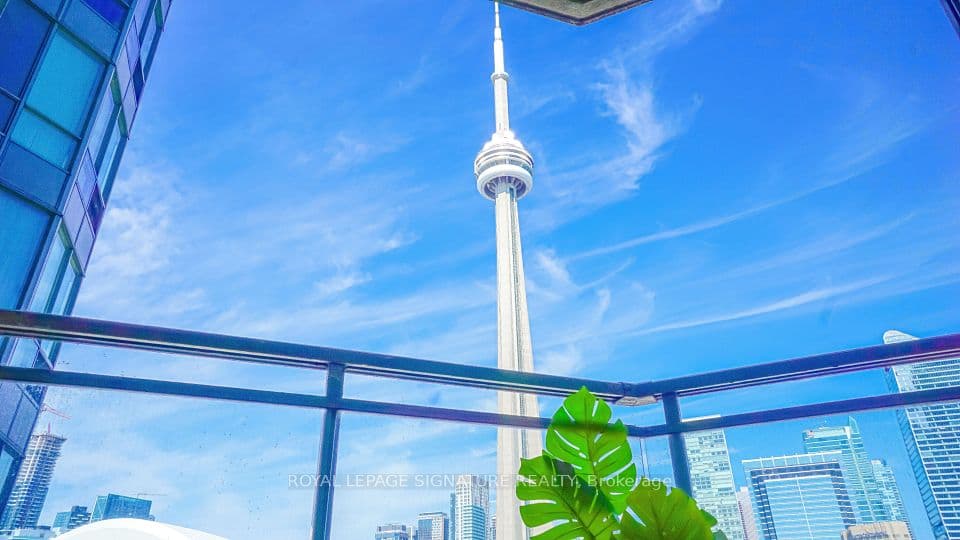 230 Queens Quay W 1726, Toronto, ON M5J 2Y7 – main photo