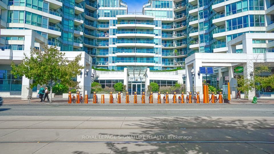 230 Queens Quay W 1726, Toronto, ON M5J 2Y7 – photo 3