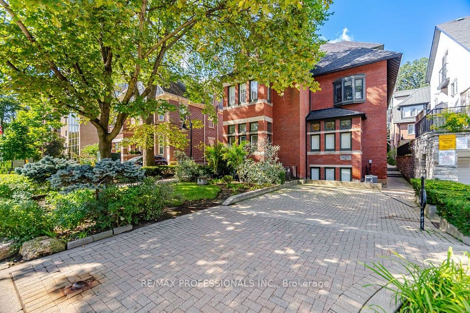 228 St George Street 10, Toronto, ON M5R 2N5 – photo 2