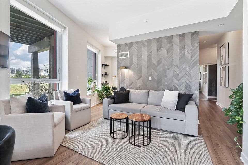 50 Bruyeres Mews 215, Toronto, ON M5V 0H8 – main photo
