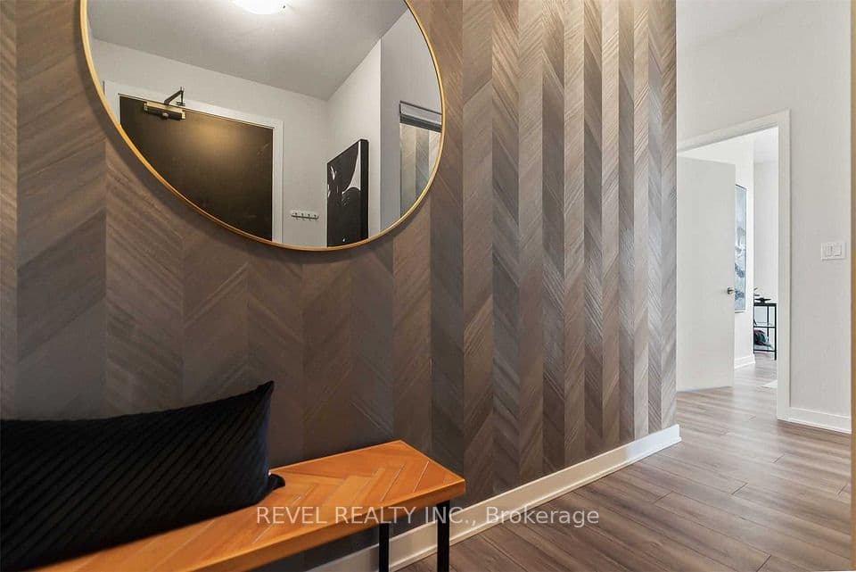 50 Bruyeres Mews 215, Toronto, ON M5V 0H8 – photo 3