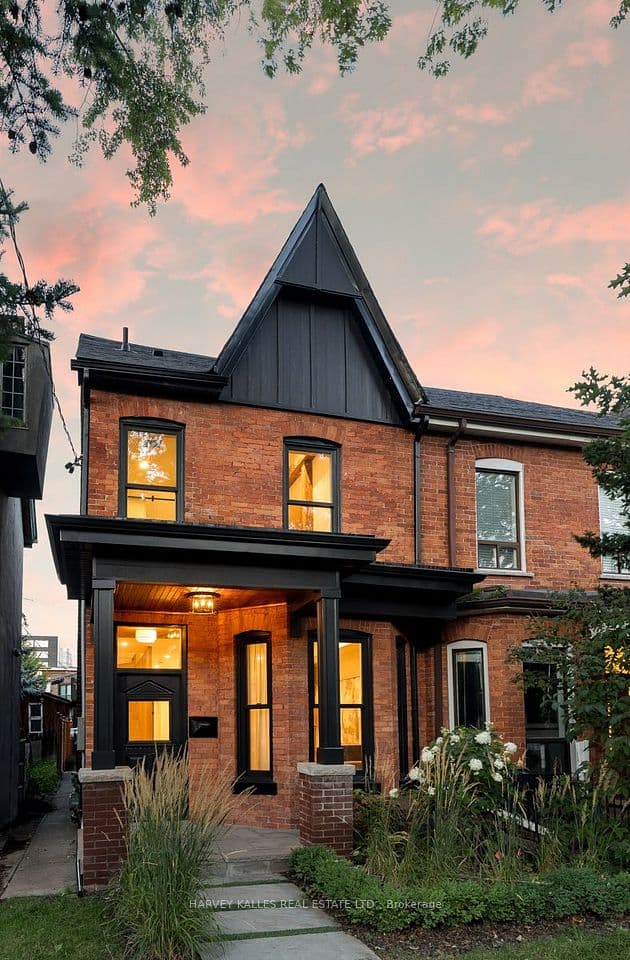 71 Robert Street, Toronto, ON M5S 2K4 – main photo