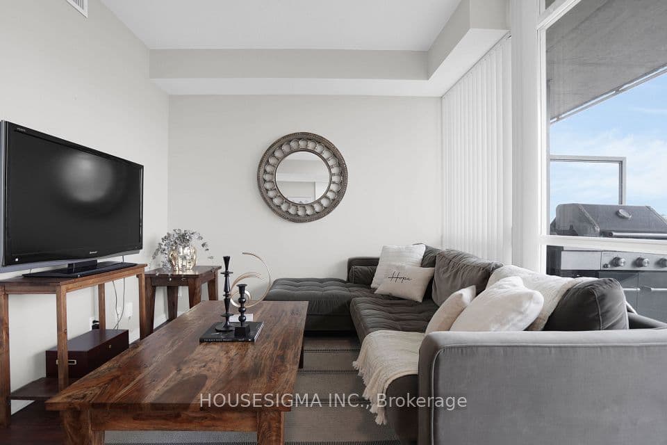 30 Canterbury Place 515, Toronto, ON M2N 0B9 – main photo