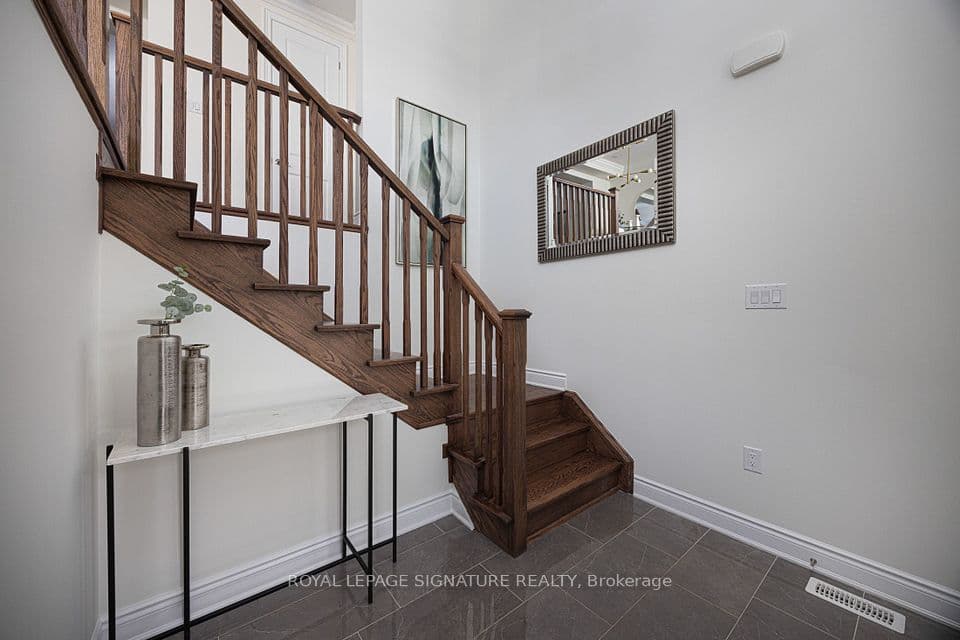 19 Hollyhock Court, Toronto, ON M3B 0B4 – photo 2