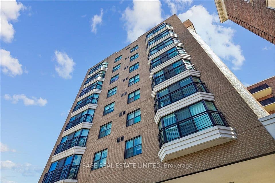 97 Lawton Boulevard 901, Toronto, ON M4V 1Z6 – main photo