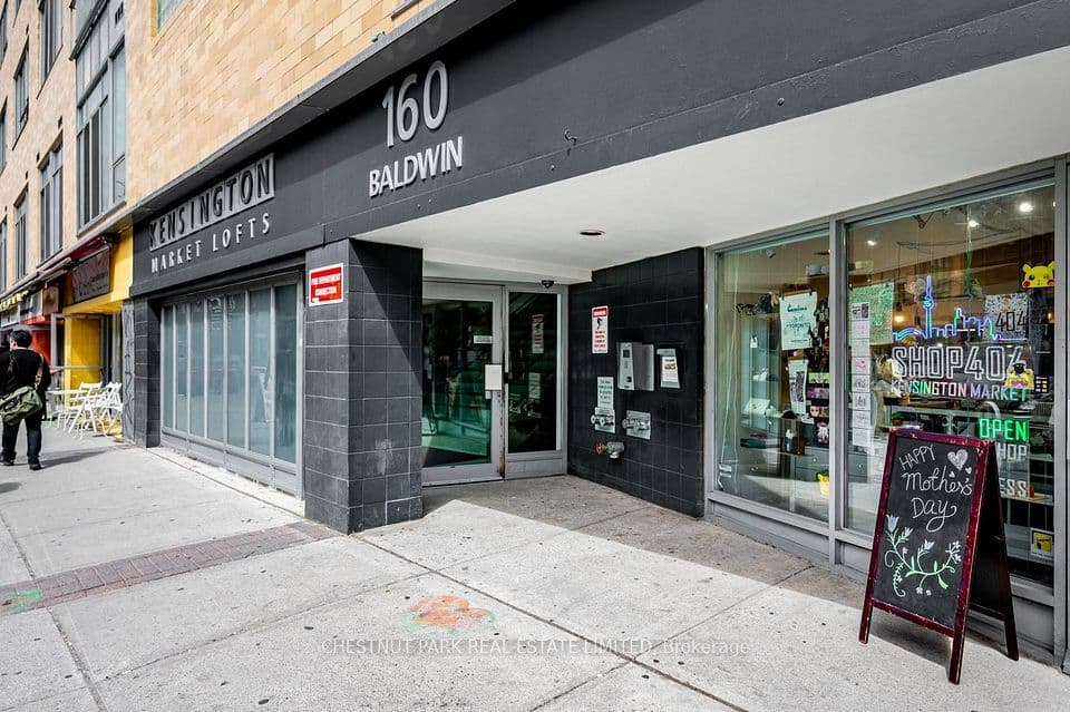 160 Baldwin Street 409, Toronto, ON M5T 3K7 – main photo