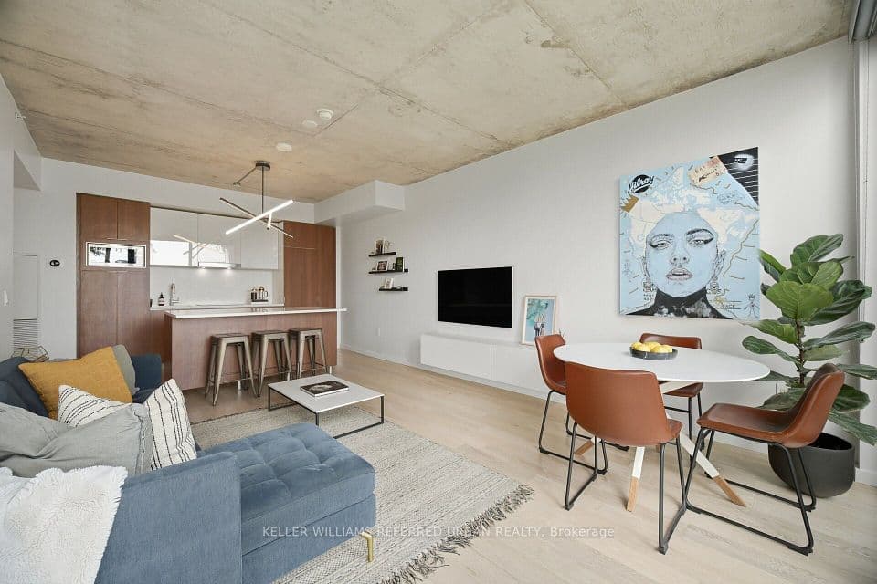 170 Bayview Avenue Th105, Toronto, ON M5A 0M4 – main photo