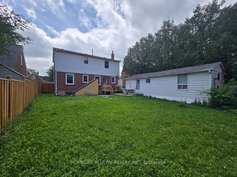 4 Bevdale Road, Toronto, ON M2N 2G2 – photo 2