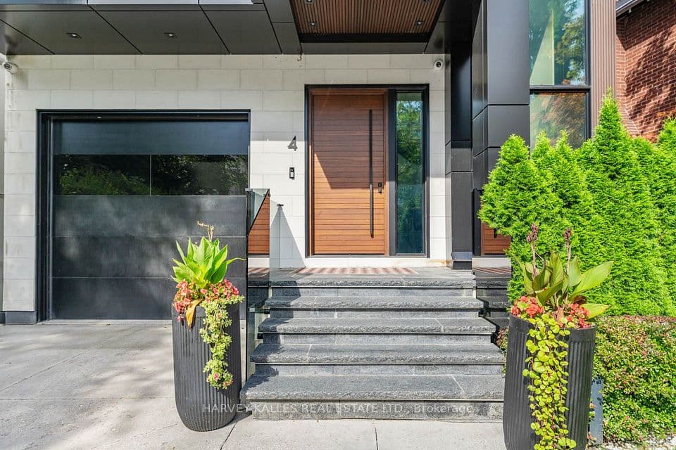 4 Douglas Crescent, Toronto, ON M4W 2E7 – photo 3