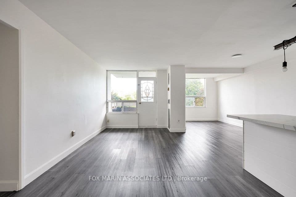 20 Edgecliff Golfway 312, Toronto, ON M3C 3A4 – photo 2