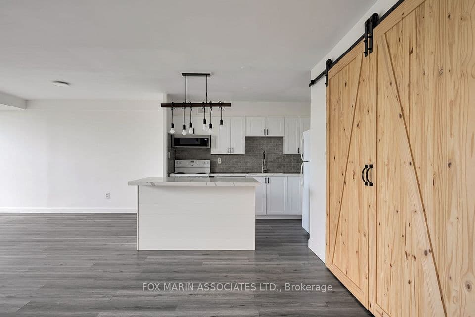 20 Edgecliff Golfway 312, Toronto, ON M3C 3A4 – photo 3