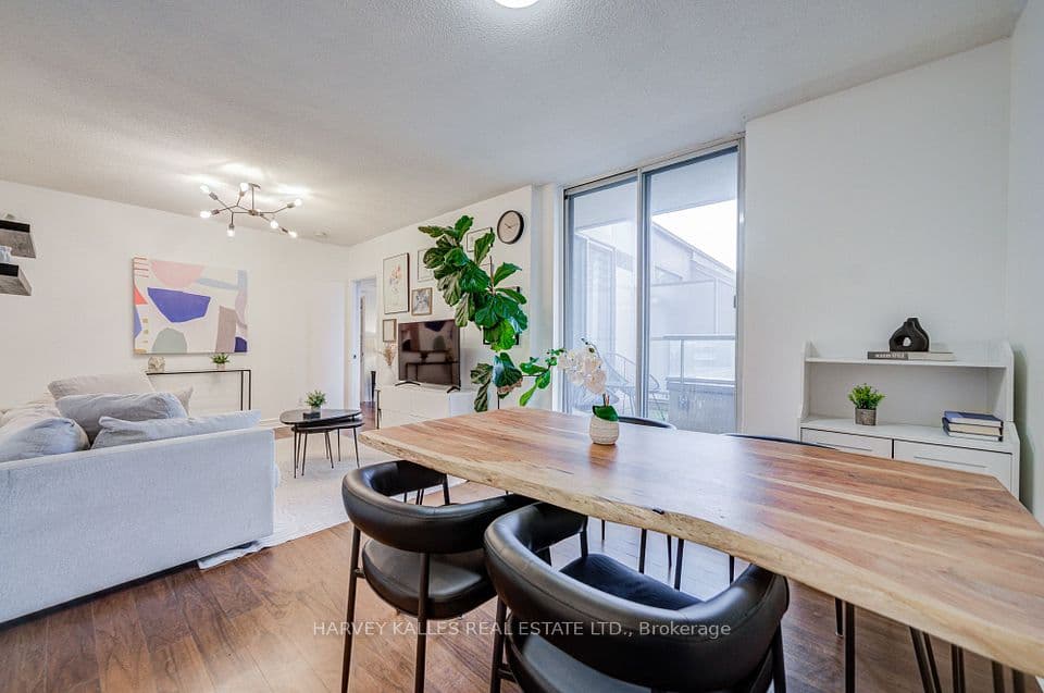 5 Rosehill Avenue 910, Toronto, ON M4T 3A6 – main photo