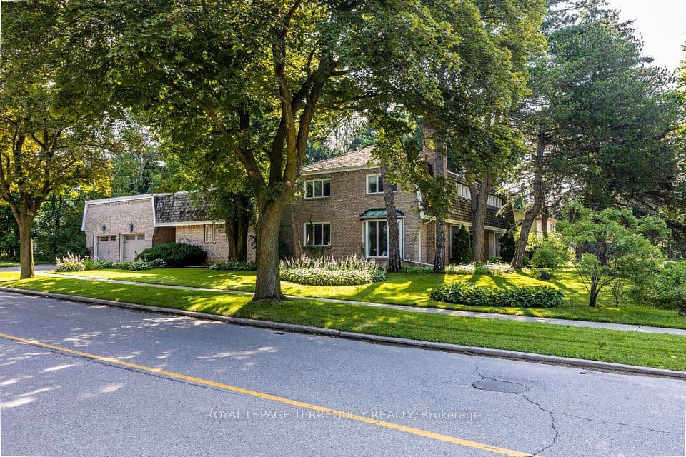 2 Chieftain Crescent, Toronto, ON M2L 2H4 – photo 3
