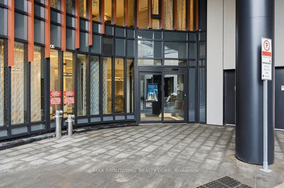 5858 Yonge Street 1623, Toronto, ON M2M 0C6 – photo 3