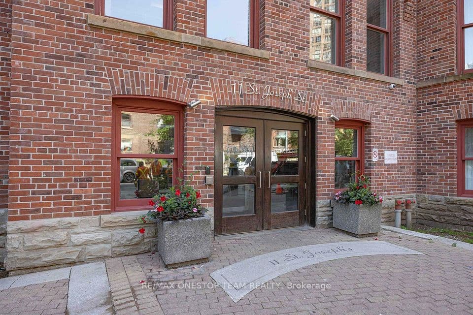 11 St Joseph Street 504, Toronto, ON M4Y 1J8 – photo 2