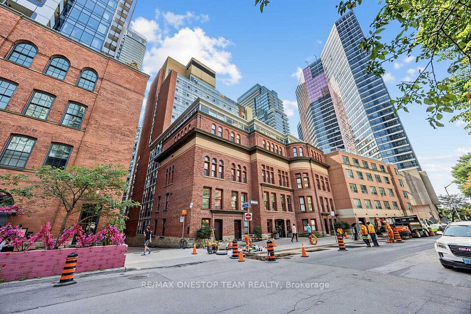 11 St Joseph Street 504, Toronto, ON M4Y 1J8 – main photo