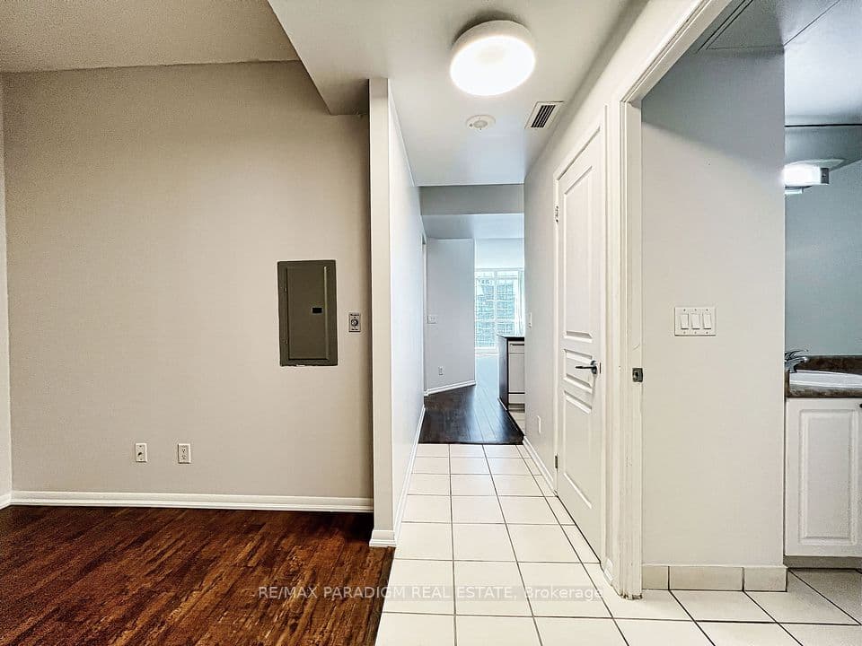 18 Yonge Street 3713, Toronto, ON M5E 1Z8 – photo 3