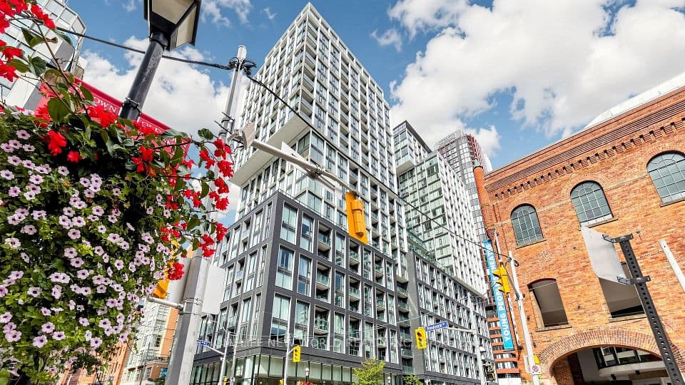 158 Front Street E 813, Toronto, ON M5A 0K9 – main photo