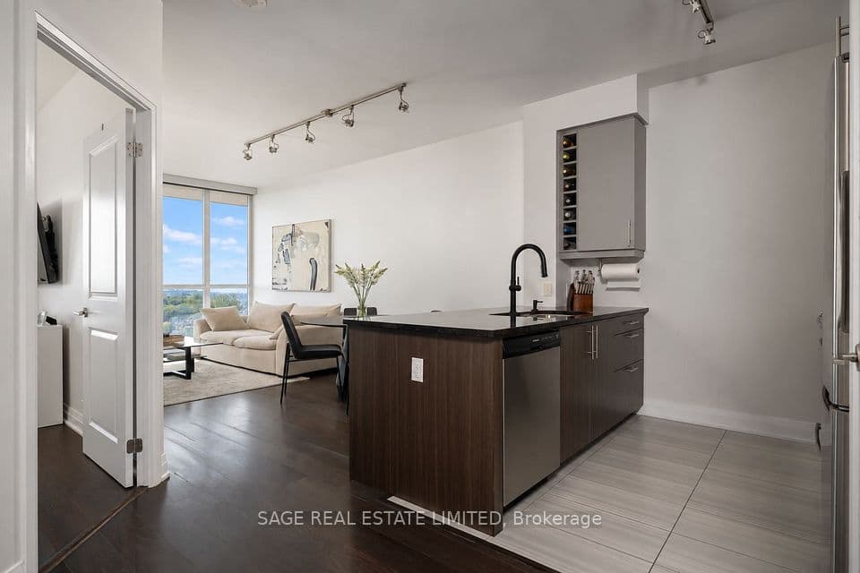 530 St Clair Avenue W 1409, Toronto, ON M6C 0A2 – photo 3