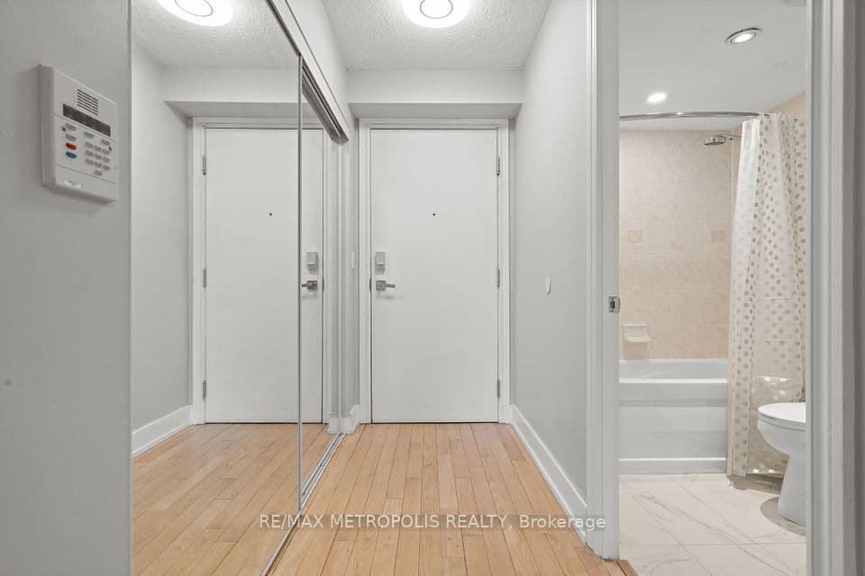 250 Wellington Street W 836, Toronto, ON M5V 2V4 – photo 3