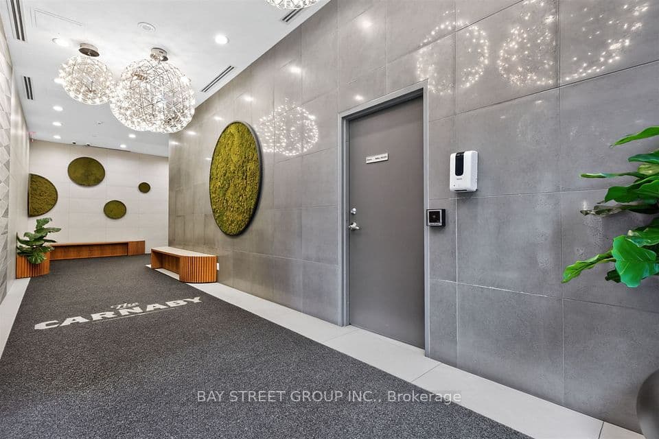 20 minowan miikan Lane W 211, Toronto, ON M6J 0E5 – photo 2