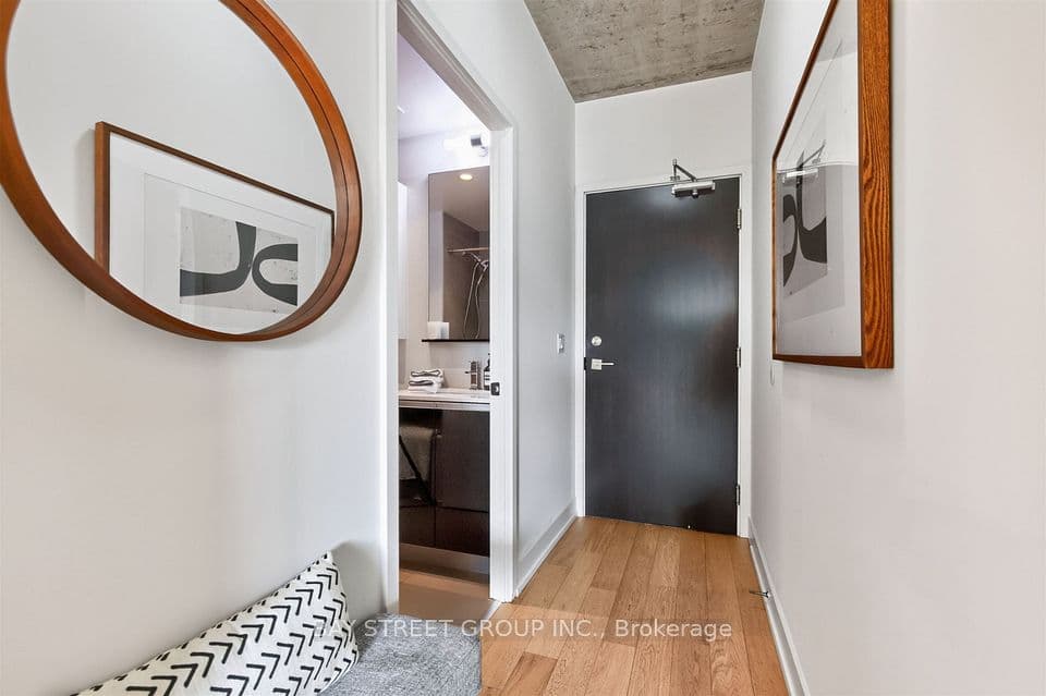 20 minowan miikan Lane W 211, Toronto, ON M6J 0E5 – photo 3