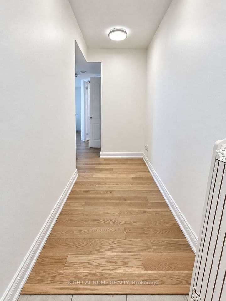17 Barberry Place E 2214, Toronto, ON M2K 3E2 – photo 3