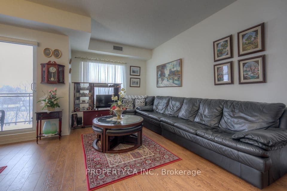 778 Sheppard Avenue W 301, Toronto, ON M3H 6B7 – photo 3