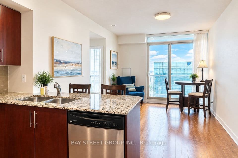 65 Bremner Boulevard 4602, Toronto, ON M5J 0A7 – photo 2