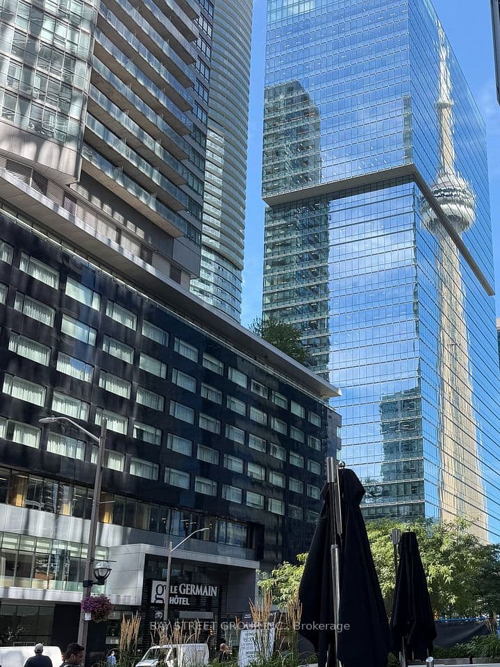 65 Bremner Boulevard 4602, Toronto, ON M5J 0A7 – main photo