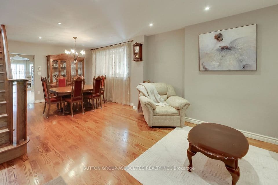 82 Helena Avenue, Toronto, ON M6G 2H2 – photo 3