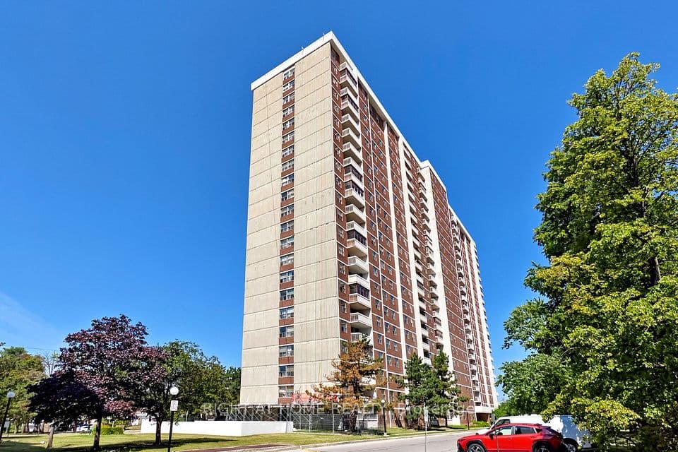 205 Hilda Avenue 2212, Toronto, ON M2M 4B1 – main photo