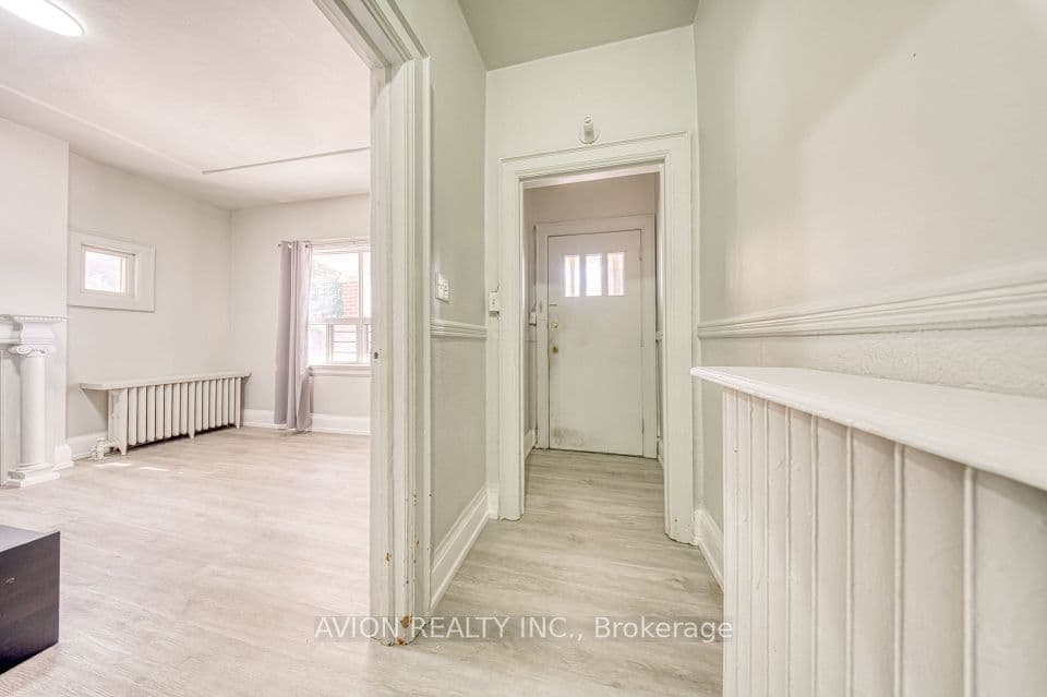 54 Ryerson Avenue, Toronto, ON M5T 2P5 – photo 3