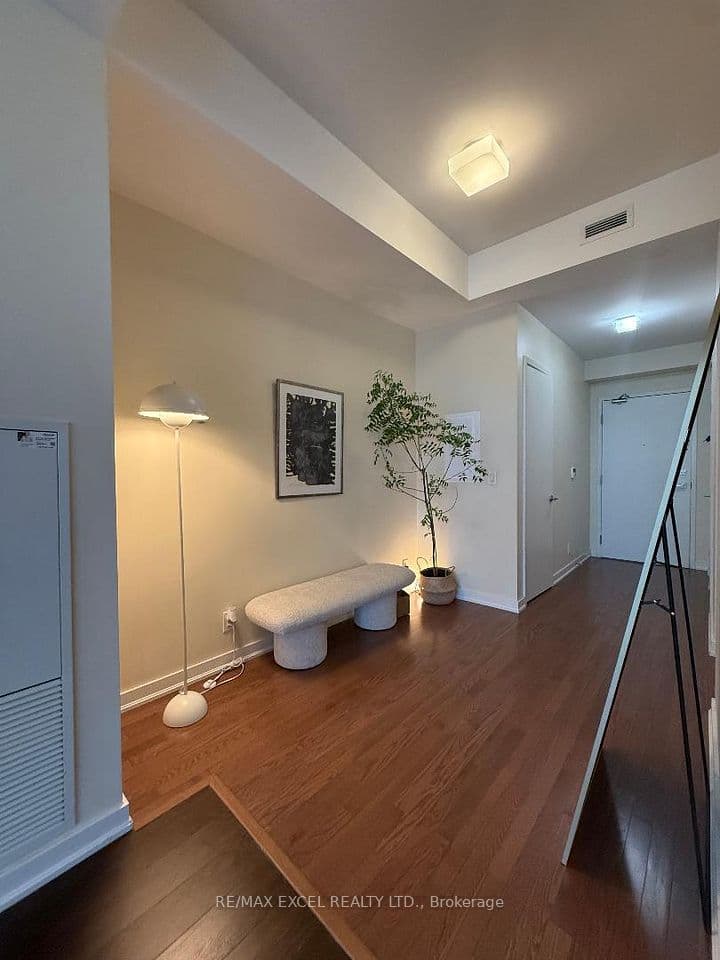 14 York Street 3704, Toronto, ON M5J 0B1 – photo 3