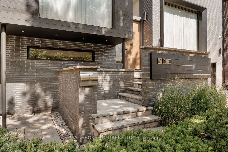 436 Glengarry Avenue, Toronto, ON M5M 1E8 – photo 3