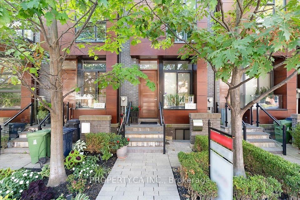 244 Manning Avenue, Toronto, ON M6J 2K7 – main photo