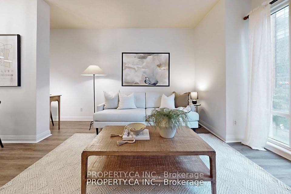 1121 Bay Street 301, Toronto, ON M5S 3L9 – photo 3