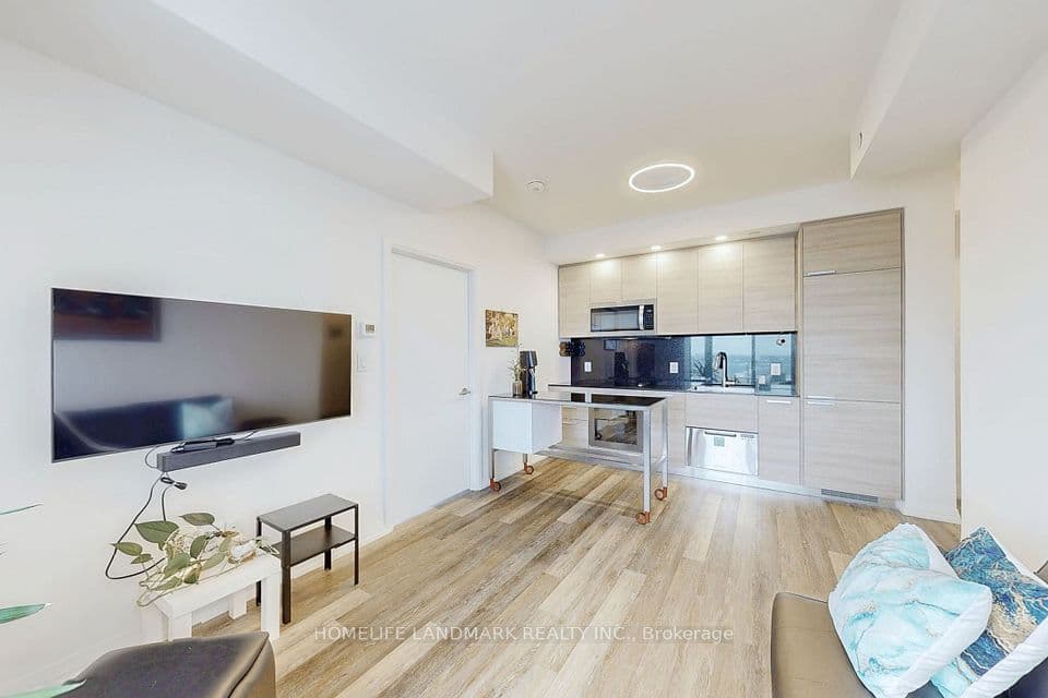 75 Canterbury Place 10, Toronto, ON M2N 2N1 – photo 2