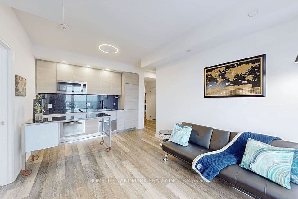 75 Canterbury Place 10, Toronto, ON M2N 2N1 – main photo