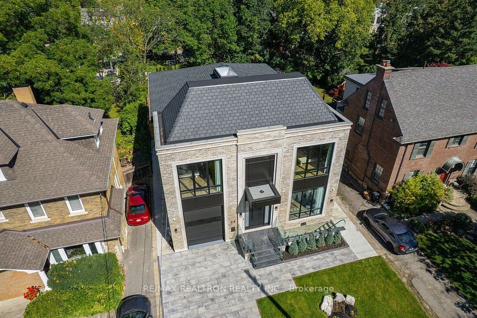 24 Strathallan Boulevard, Toronto, ON M5N 1S7 – photo 2