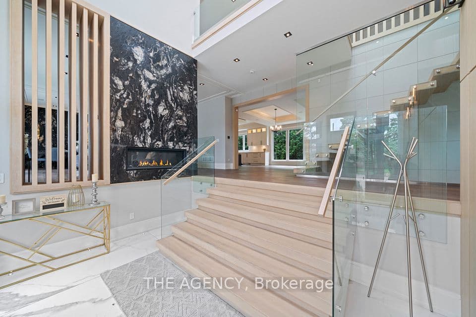 8 Frivick Court, Toronto, ON M2M 3P6 – photo 3