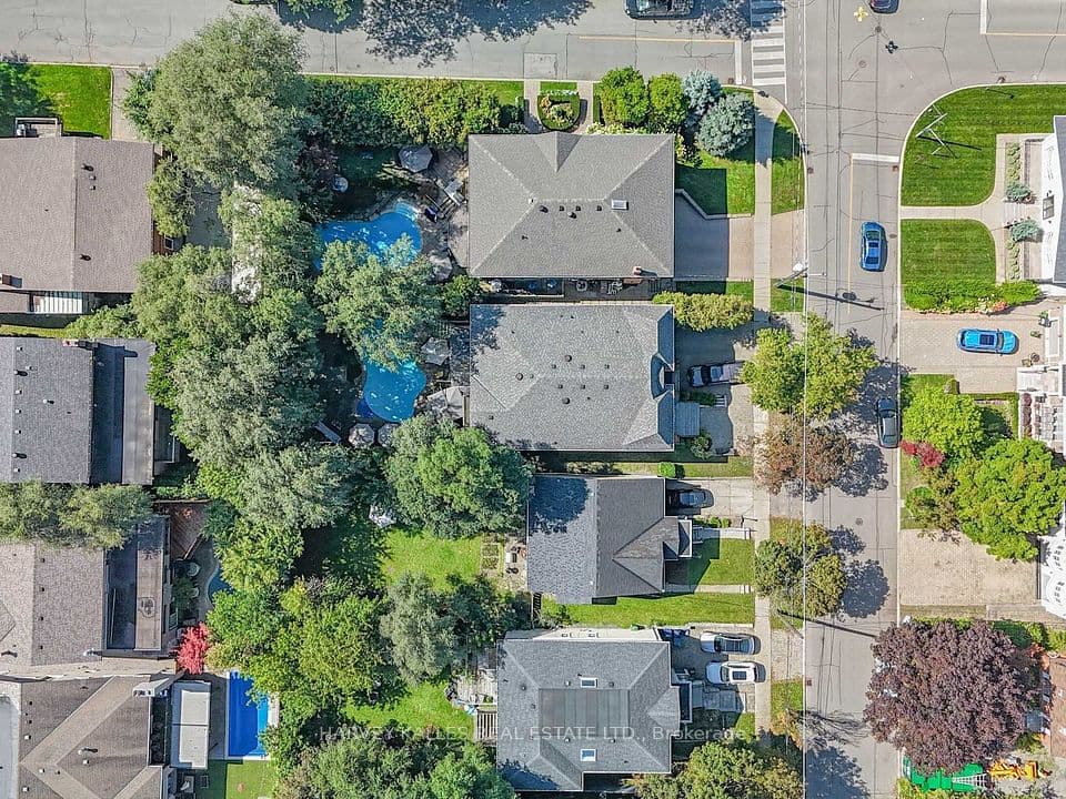 55 Viewmount Avenue, Toronto, ON M6B 1T2 – photo 3