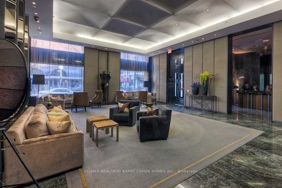 118 Yorkville Avenue 703, Toronto, ON M5R 1C2 – photo 2