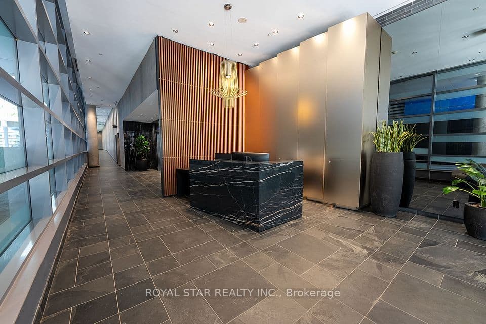 95 Bathurst Street 623, Toronto, ON M5V 0H7 – photo 3