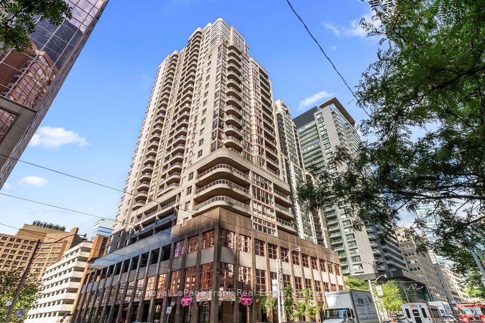 736 Bay Street 2910, Toronto, ON M5G 2M4 – photo 2