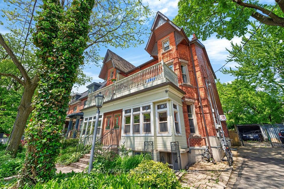 2 Afton Avenue, Toronto, ON M6J 1R7 – main photo