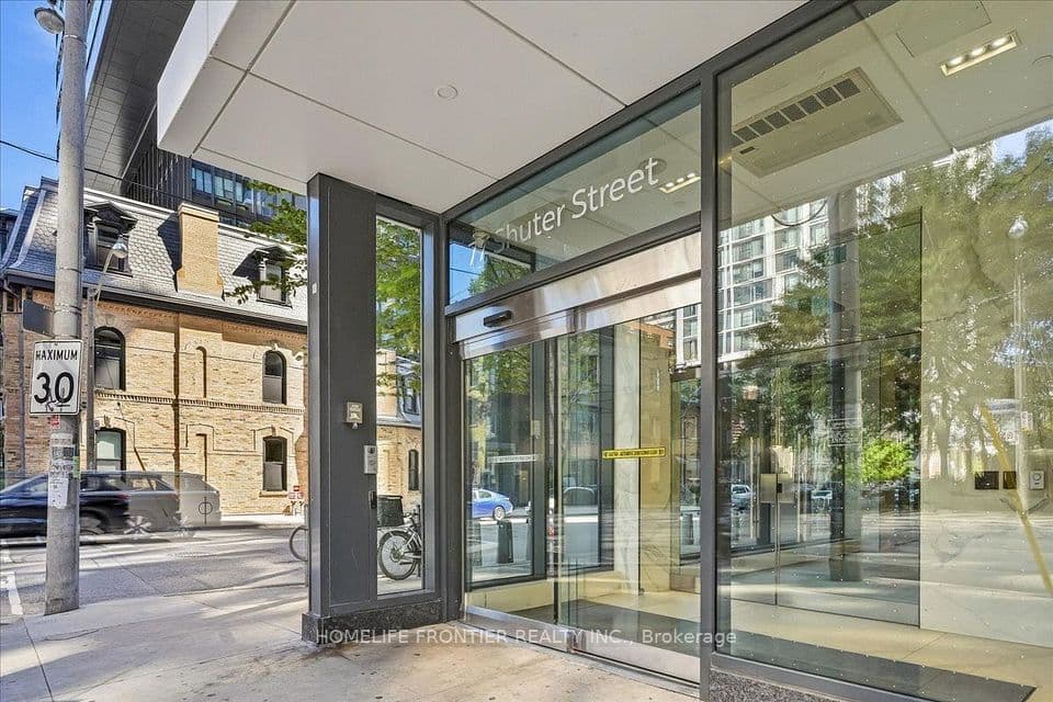 77 Shuter Street 1708, Toronto, ON M5B 0B8 – photo 2